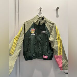 Adidas Official Berlin Marathon 2022 cropped running jacket windbreaker